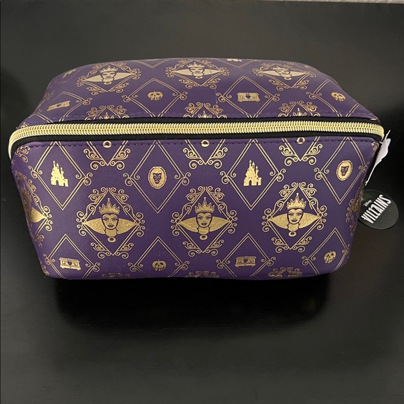 Disney Handbags - DISNEY VILLAINS NWT PURPLE & GOLD LARGE STUNNING MAKEUP CASE